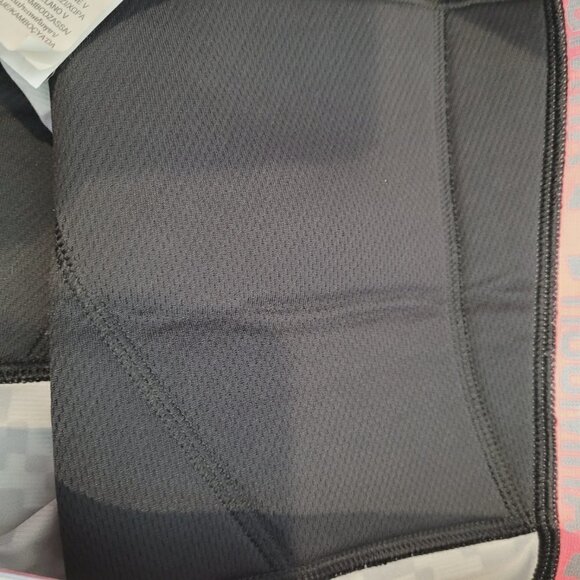 Under Armour Women's Strike Zone 7" Compression Shorts - Picture 6 of 7